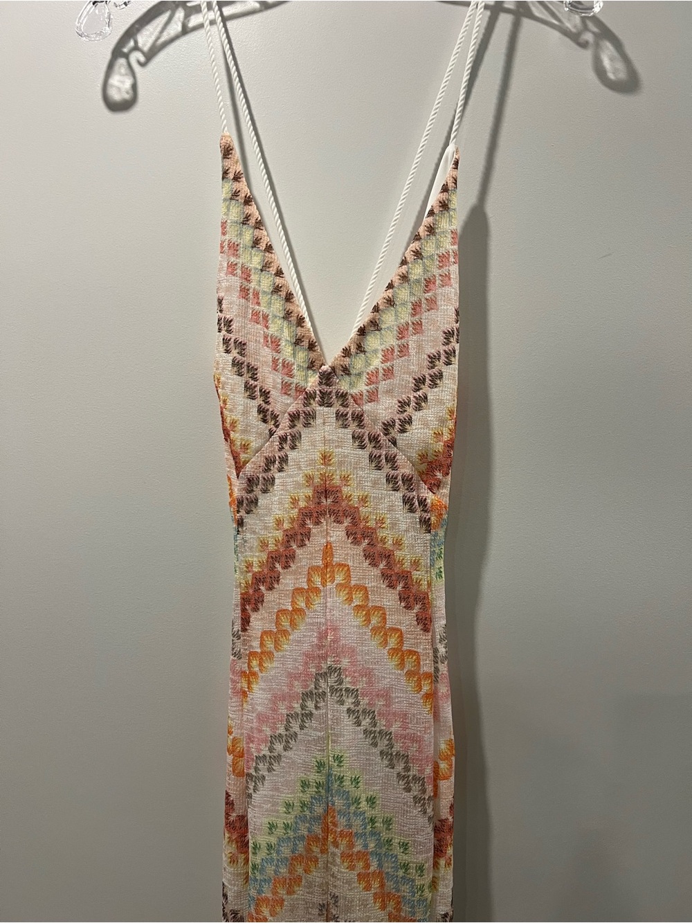 UNKNOWN - Pastel Chevron Maxi Dress with V-Neck